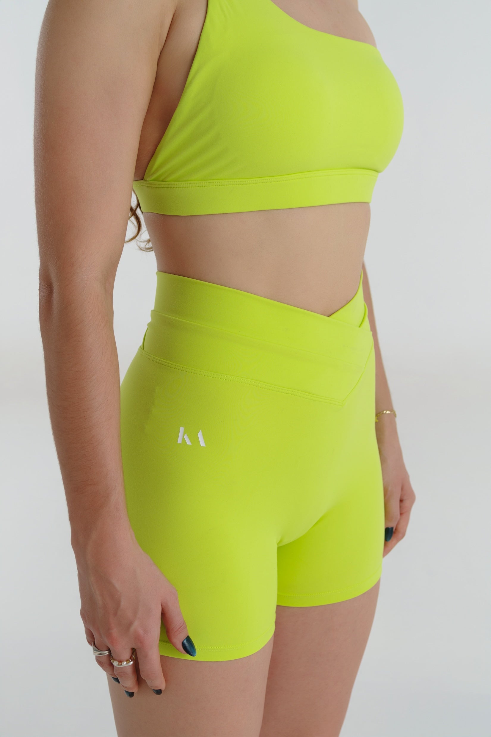 EOS Top