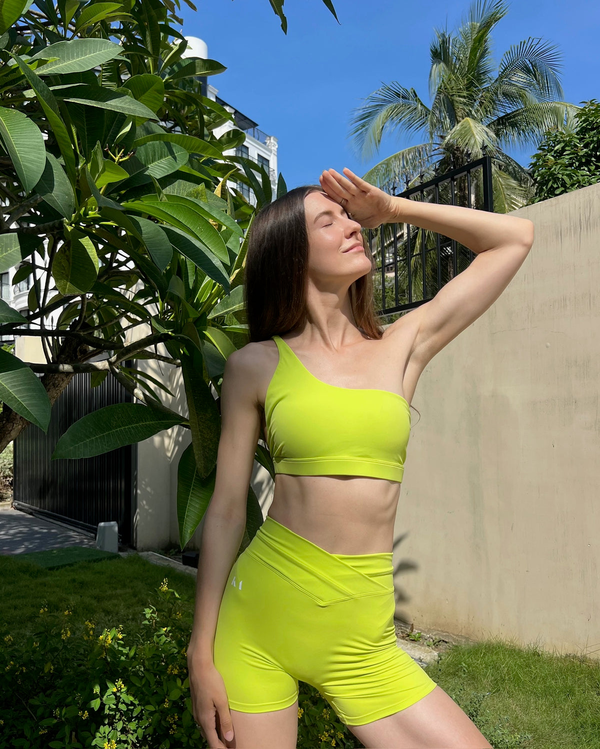 EOS Top